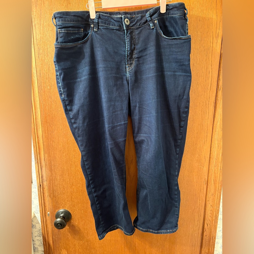 Silver Jeans Co Avery Capri size 18 Women’s  Dark Denim stretch plus Maurice’s